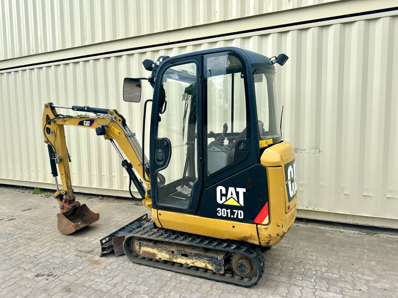 CAT 301.7D / 2014 Baujahr / 2.978 H - Mini excavator: picture 3 CAT 301.7D / 2014 Baujahr / 2.978 H - Mini excavator: picture 3