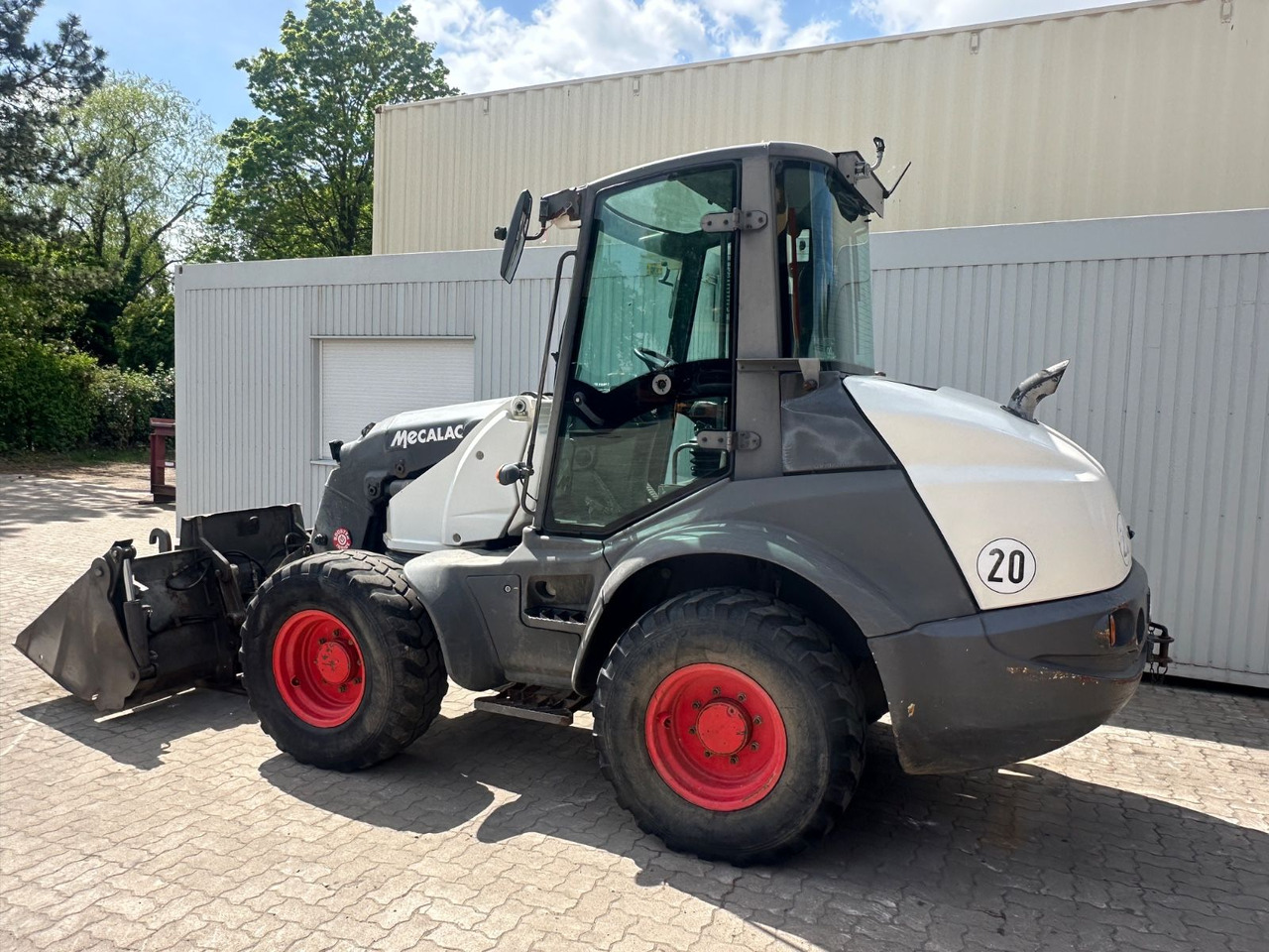 MECALAC AS900 Schwenklader / Klappschaufel + Gabel - Wheel loader: picture 3 MECALAC AS900 Schwenklader / Klappschaufel + Gabel - Wheel loader: picture 3