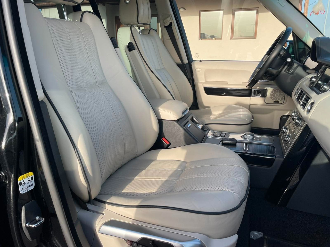 SUV Land Rover Range Rover Vogue 4.4 TDV8: picture 12 SUV Land Rover Range Rover Vogue 4.4 TDV8: picture 12