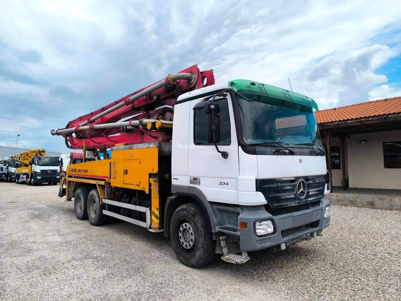 Mercedes-Benz ACTROS 3341 JUNJIN JXR 38-4 - Concrete pump truck: picture 1 Mercedes-Benz ACTROS 3341 JUNJIN JXR 38-4 - Concrete pump truck: picture 1