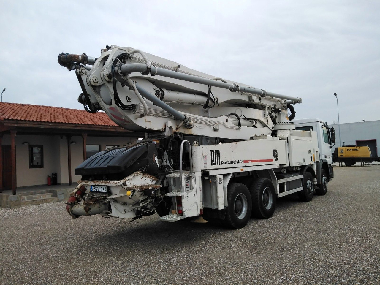 Concrete pump truck Mercedes-Benz ACTROS 4144 PUTZMEISTER M42: picture 7