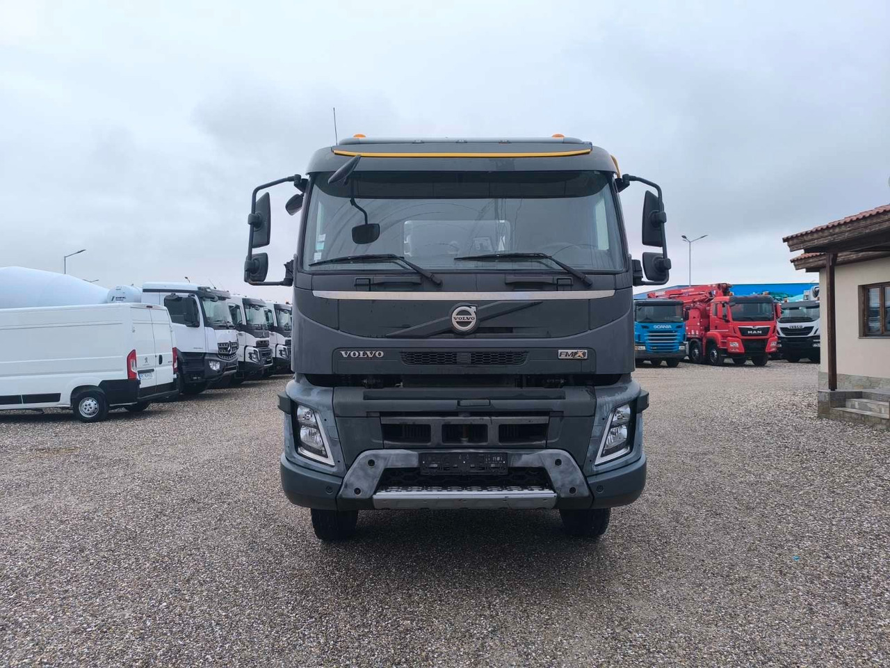 Volvo FMX 410 LIEBHERR 9M3 EURO6 - Concrete mixer truck: picture 2 Volvo FMX 410 LIEBHERR 9M3 EURO6 - Concrete mixer truck: picture 2