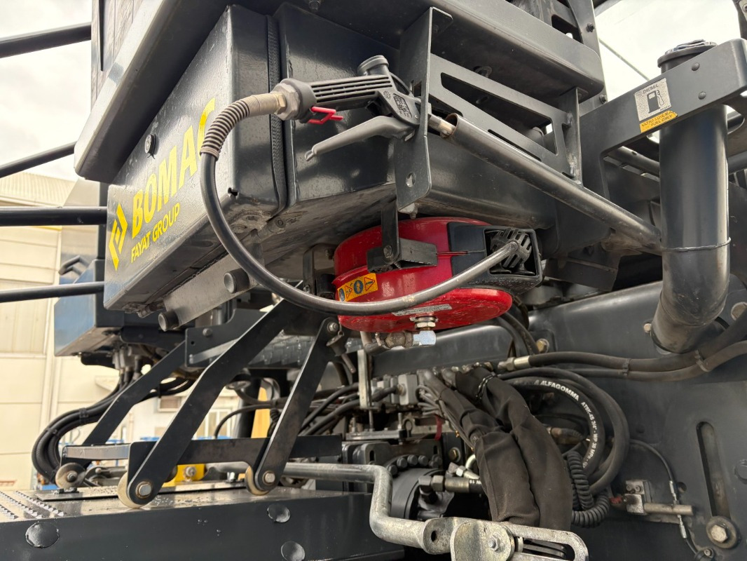 BOMAG IT BF 700 C-2 S500 Stage IV/Tier 4f - Asphalt paver: picture 4 BOMAG IT BF 700 C-2 S500 Stage IV/Tier 4f - Asphalt paver: picture 4