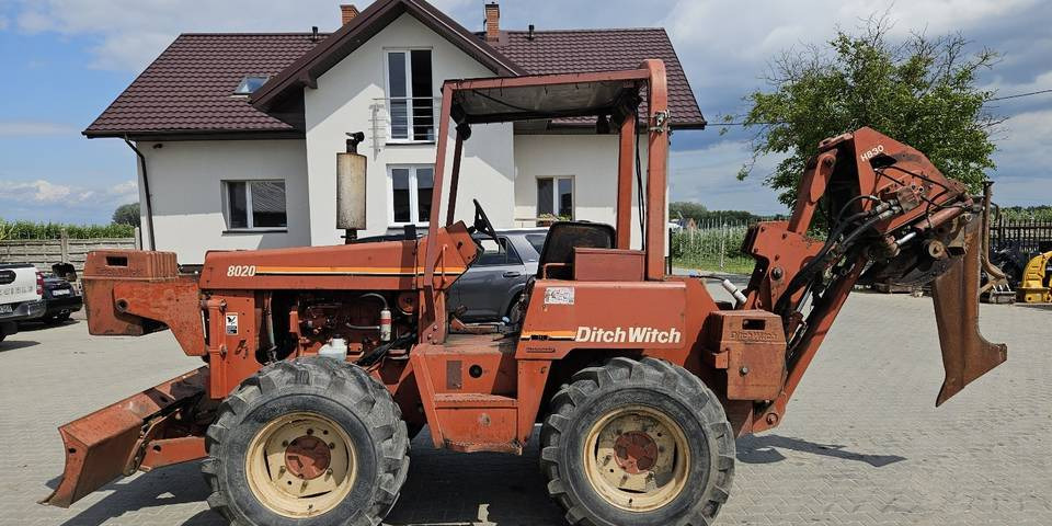 Pługoukładacz wibropług Ditch Witch 8020 układanie kabli światłowód - Construction machinery: picture 1 Pługoukładacz wibropług Ditch Witch 8020 układanie kabli światłowód - Construction machinery: picture 1