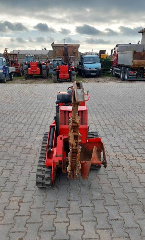 Koparka łańcuchowa Ditch Witch C24X 24 KM Honda - Trencher: picture 3 Koparka łańcuchowa Ditch Witch C24X 24 KM Honda - Trencher: picture 3