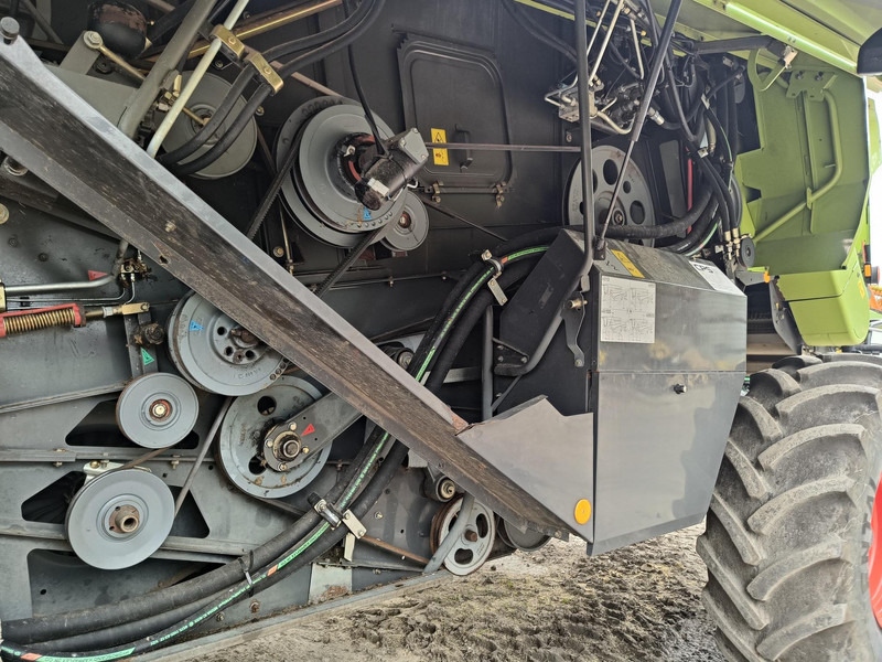 Combine harvester Claas Tucano 480 V750: picture 10