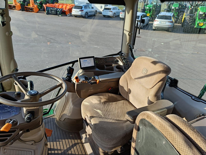 Farm tractor John Deere 6140R: picture 15