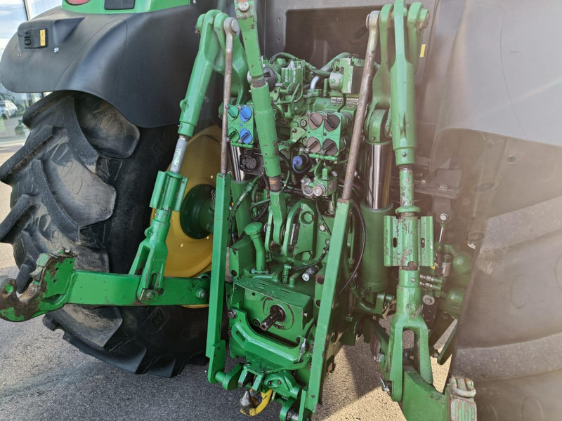 Farm tractor John Deere 6140R: picture 12