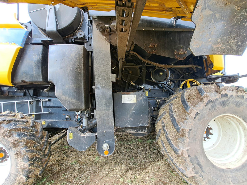 New Holland CX 8080 - Combine harvester: picture 4 New Holland CX 8080 - Combine harvester: picture 4