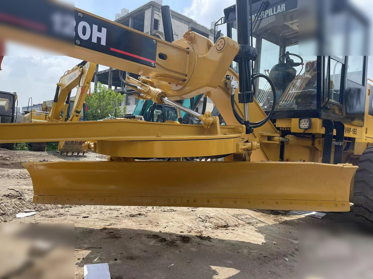 Grader CATERPILLAR 120H: picture 7