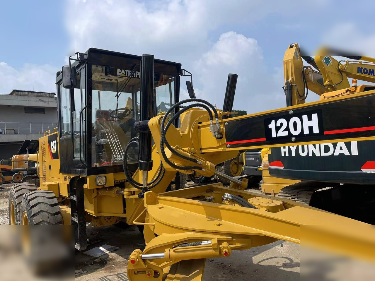 Grader CATERPILLAR 120H: picture 6