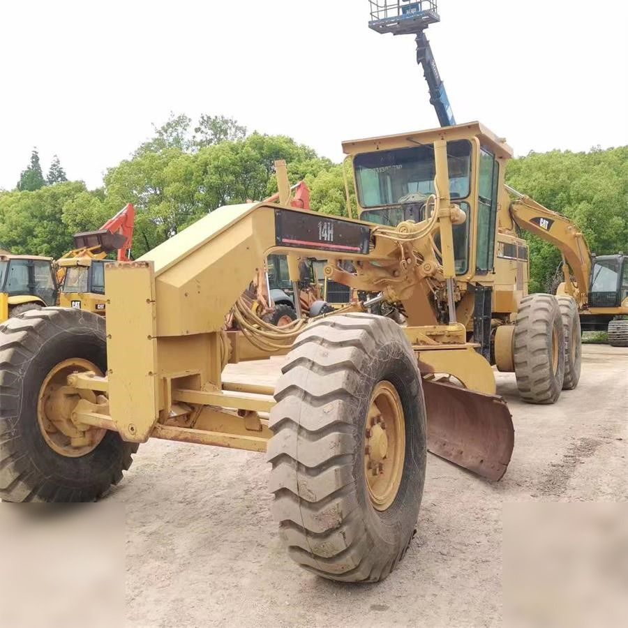CATERPILLAR 14H - Grader: picture 2 CATERPILLAR 14H - Grader: picture 2