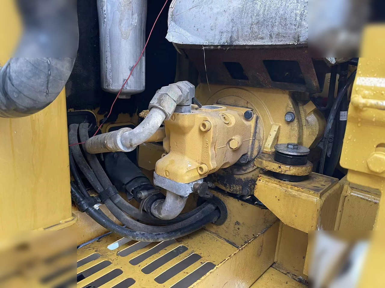 CATERPILLAR 305.5E2 - Mini excavator: picture 3 CATERPILLAR 305.5E2 - Mini excavator: picture 3