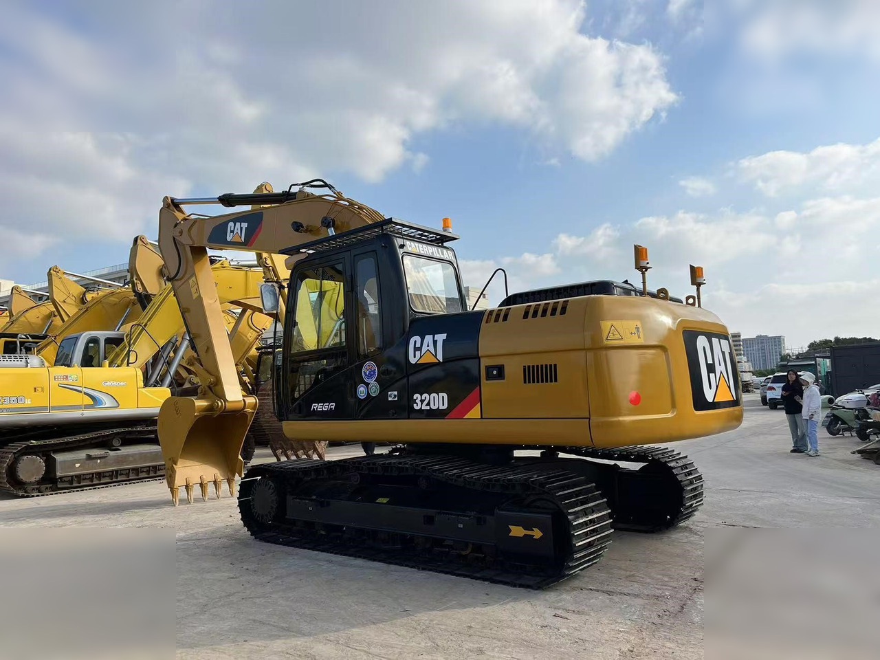 CATERPILLAR 320D - Crawler excavator: picture 2 CATERPILLAR 320D - Crawler excavator: picture 2