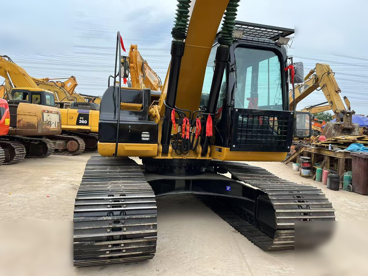 CATERPILLAR 320D2L - Crawler excavator: picture 4 CATERPILLAR 320D2L - Crawler excavator: picture 4