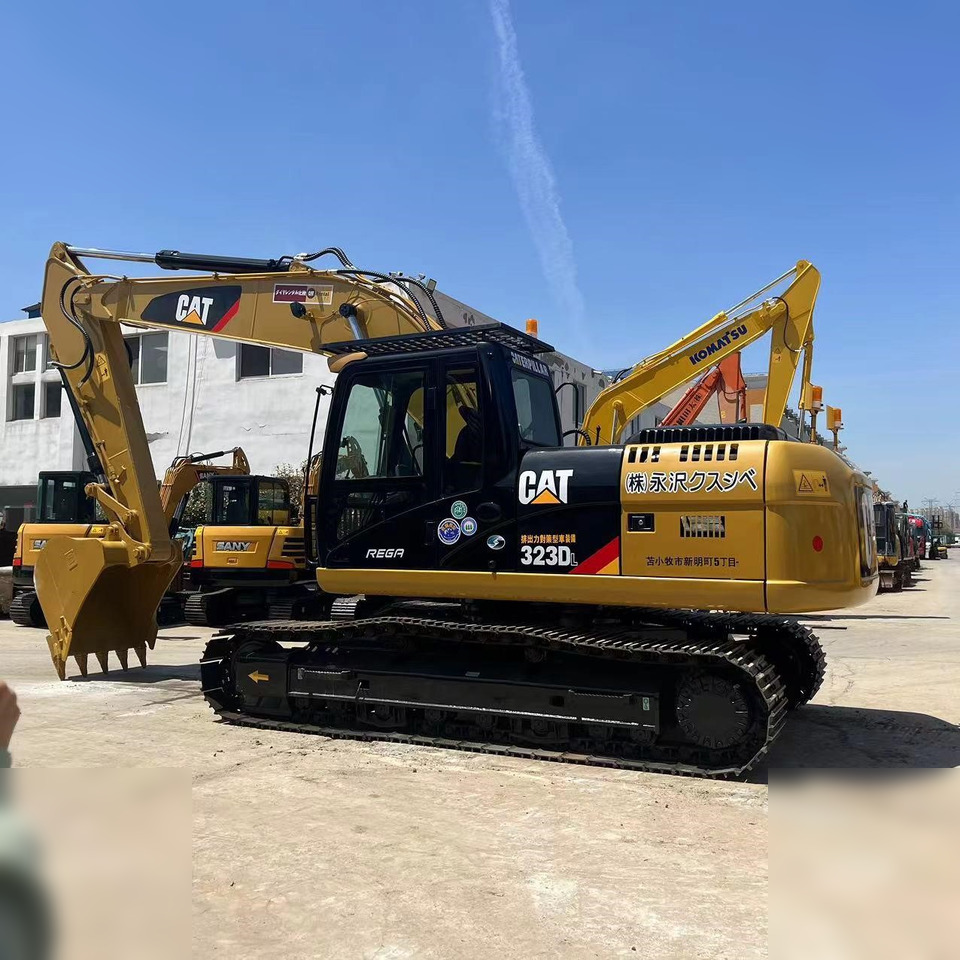 CATERPILLAR 323DL - Crawler excavator: picture 2 CATERPILLAR 323DL - Crawler excavator: picture 2