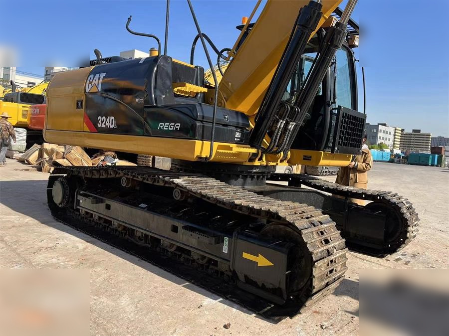 CATERPILLAR 324DL - Crawler excavator: picture 3 CATERPILLAR 324DL - Crawler excavator: picture 3