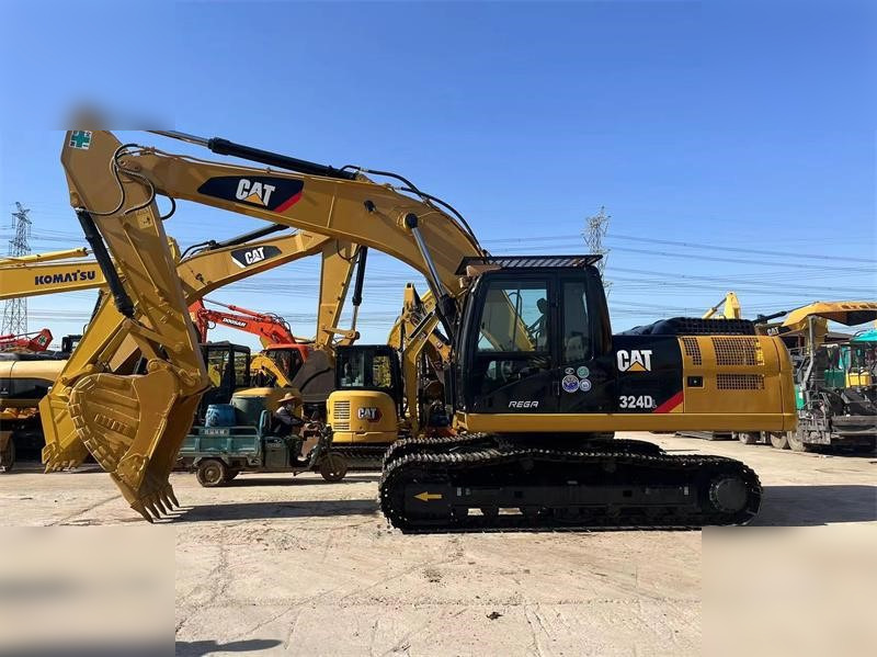 CATERPILLAR 324DL - Crawler excavator: picture 2 CATERPILLAR 324DL - Crawler excavator: picture 2