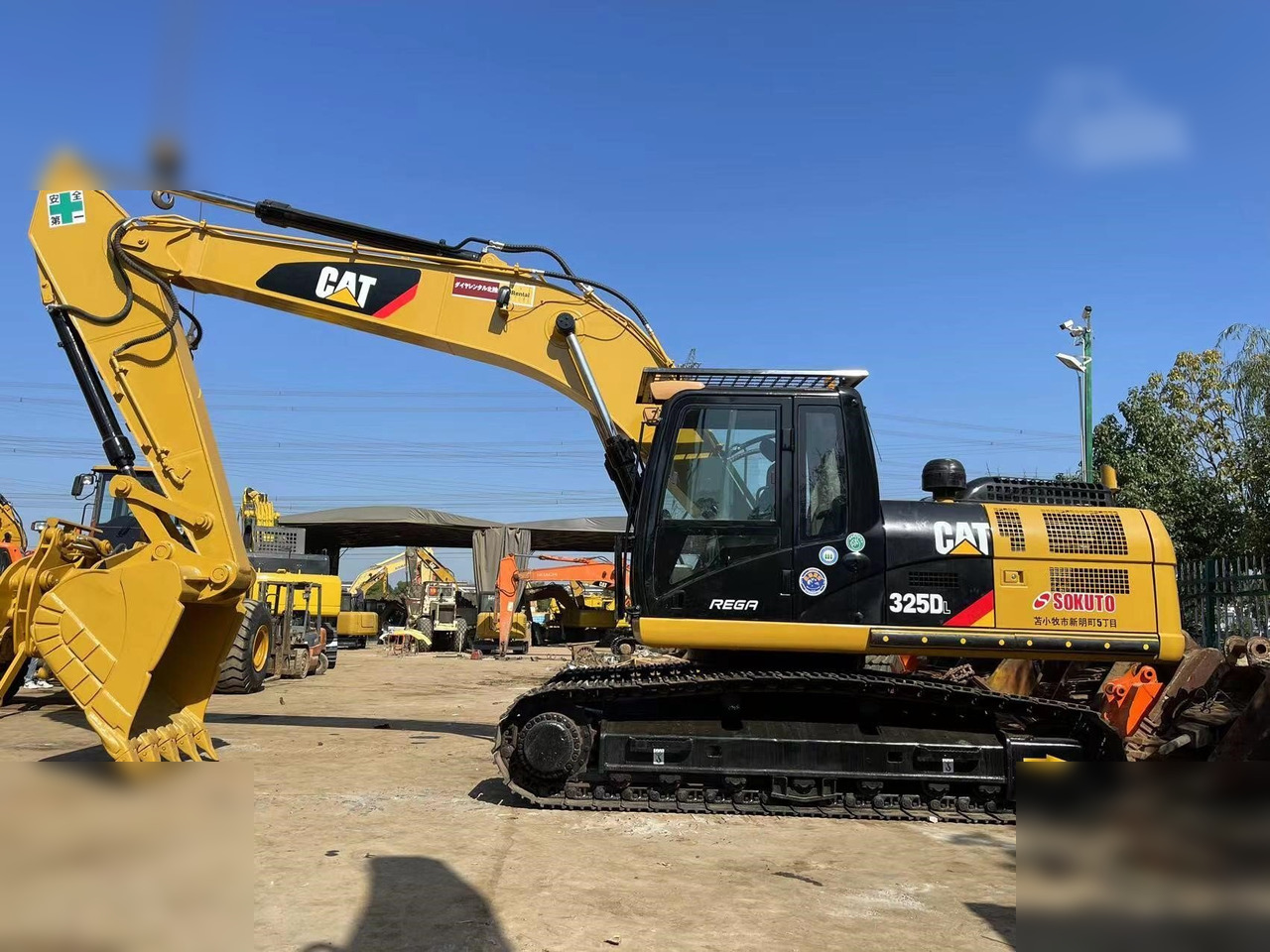 CATERPILLAR 325DL - Crawler excavator: picture 1 CATERPILLAR 325DL - Crawler excavator: picture 1