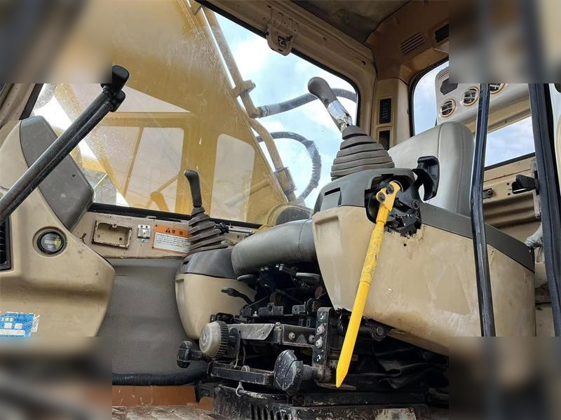 CATERPILLAR 330BL - Crawler excavator: picture 4 CATERPILLAR 330BL - Crawler excavator: picture 4