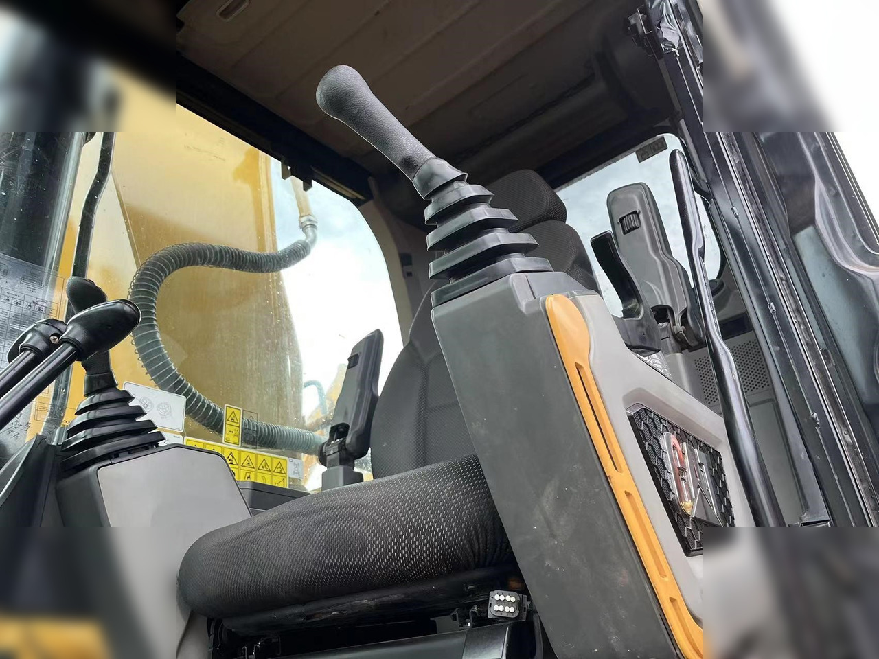 CATERPILLAR 330GC - Crawler excavator: picture 4 CATERPILLAR 330GC - Crawler excavator: picture 4