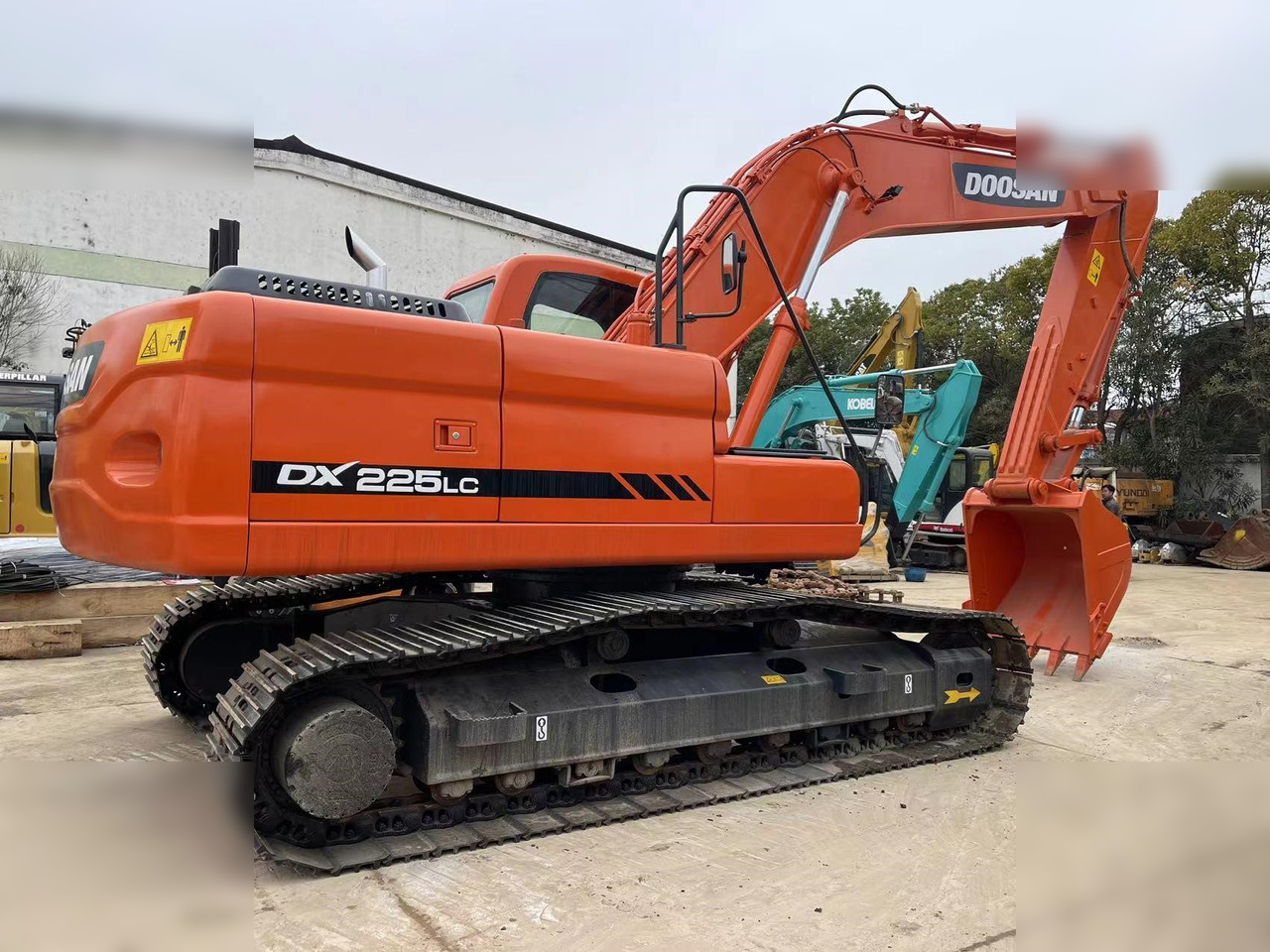 DOOSAN DX225 LC - Crawler excavator: picture 3 DOOSAN DX225 LC - Crawler excavator: picture 3