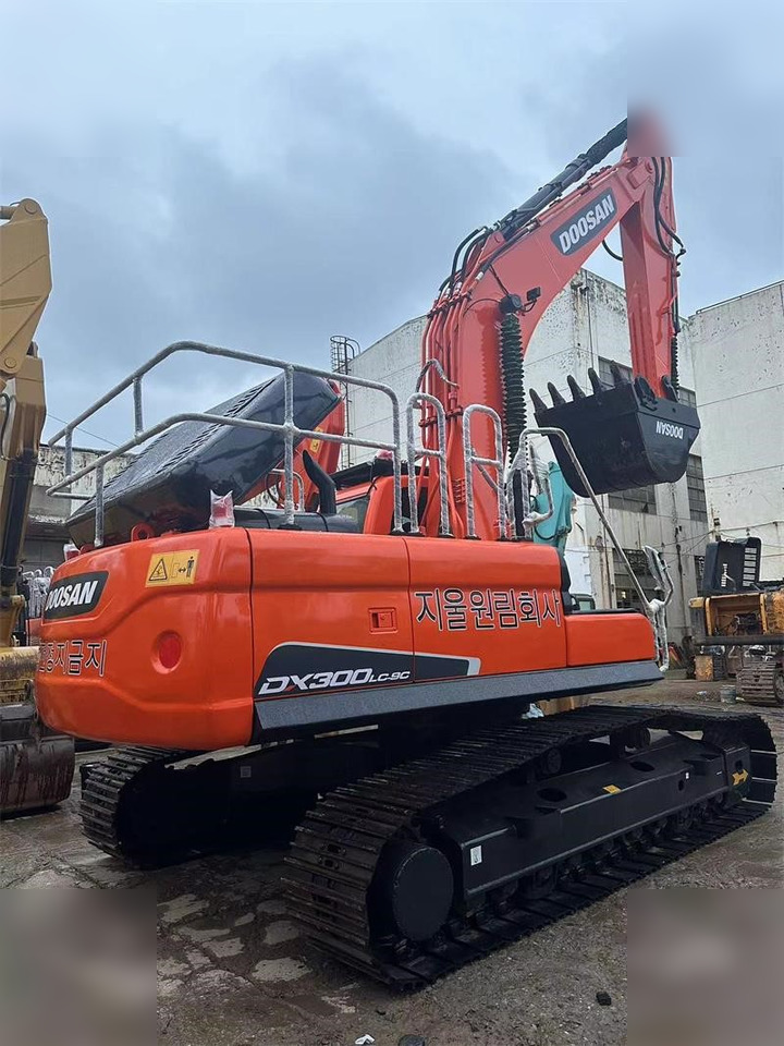 DOOSAN DX300 LC-9C - Crawler excavator: picture 1 DOOSAN DX300 LC-9C - Crawler excavator: picture 1