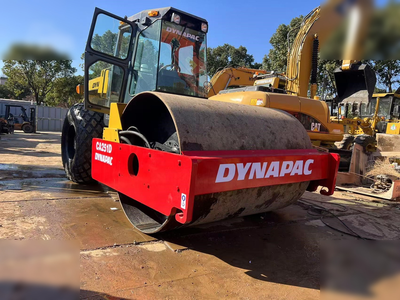 DYNAPAC CA251D - Compactor: picture 3 DYNAPAC CA251D - Compactor: picture 3