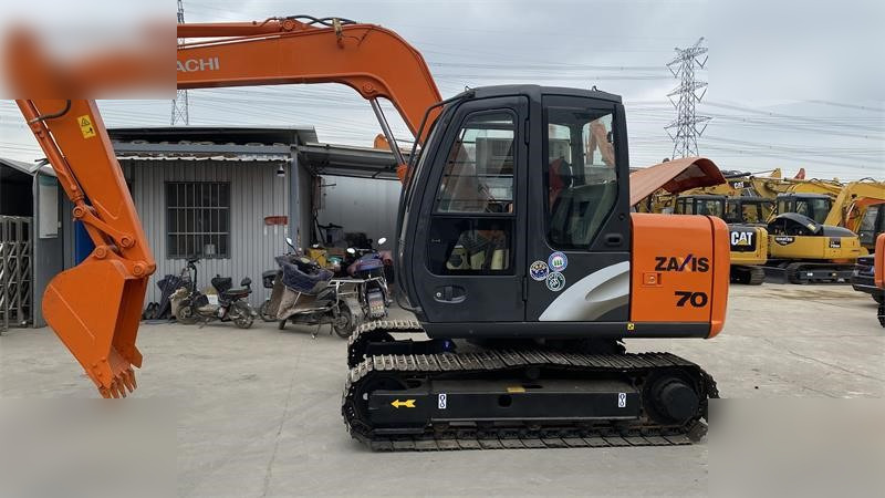 HITACHI ZX70 - Crawler excavator: picture 1 HITACHI ZX70 - Crawler excavator: picture 1