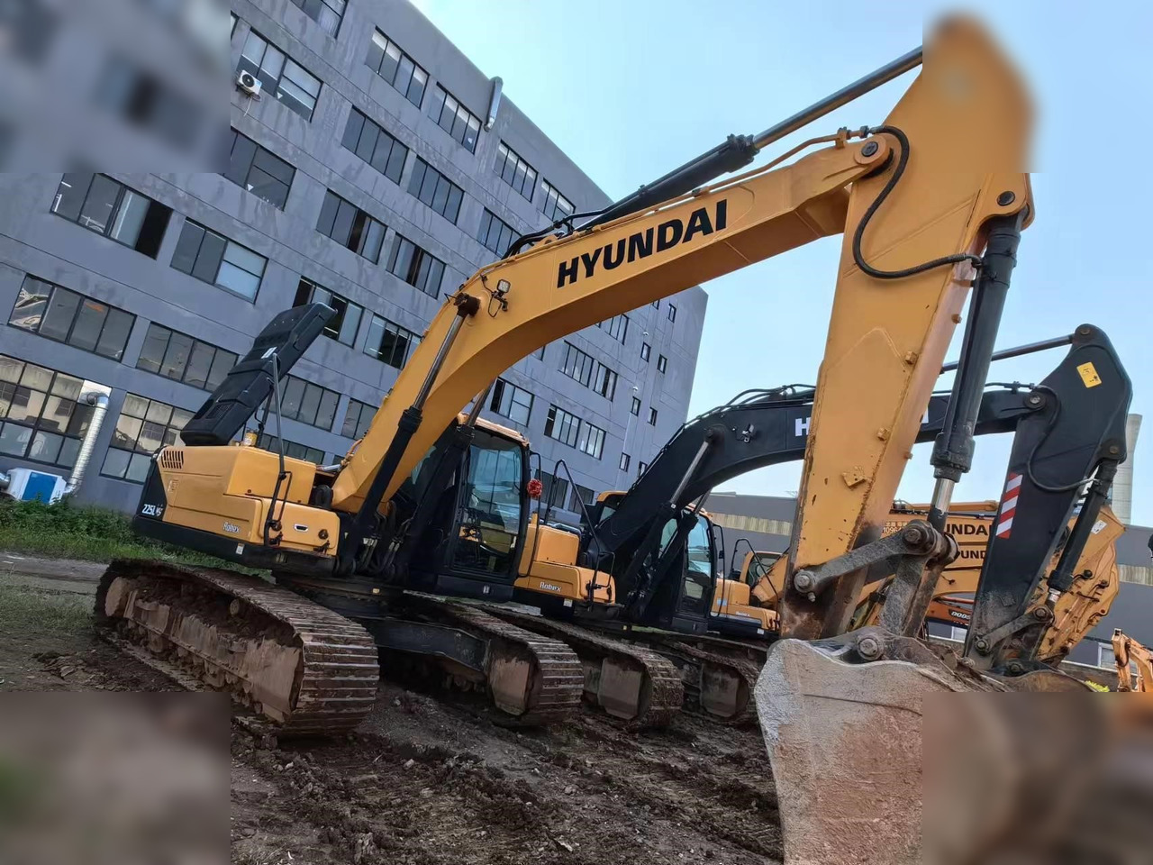 HYUNDAI 225LC-9 - Crawler excavator: picture 1 HYUNDAI 225LC-9 - Crawler excavator: picture 1