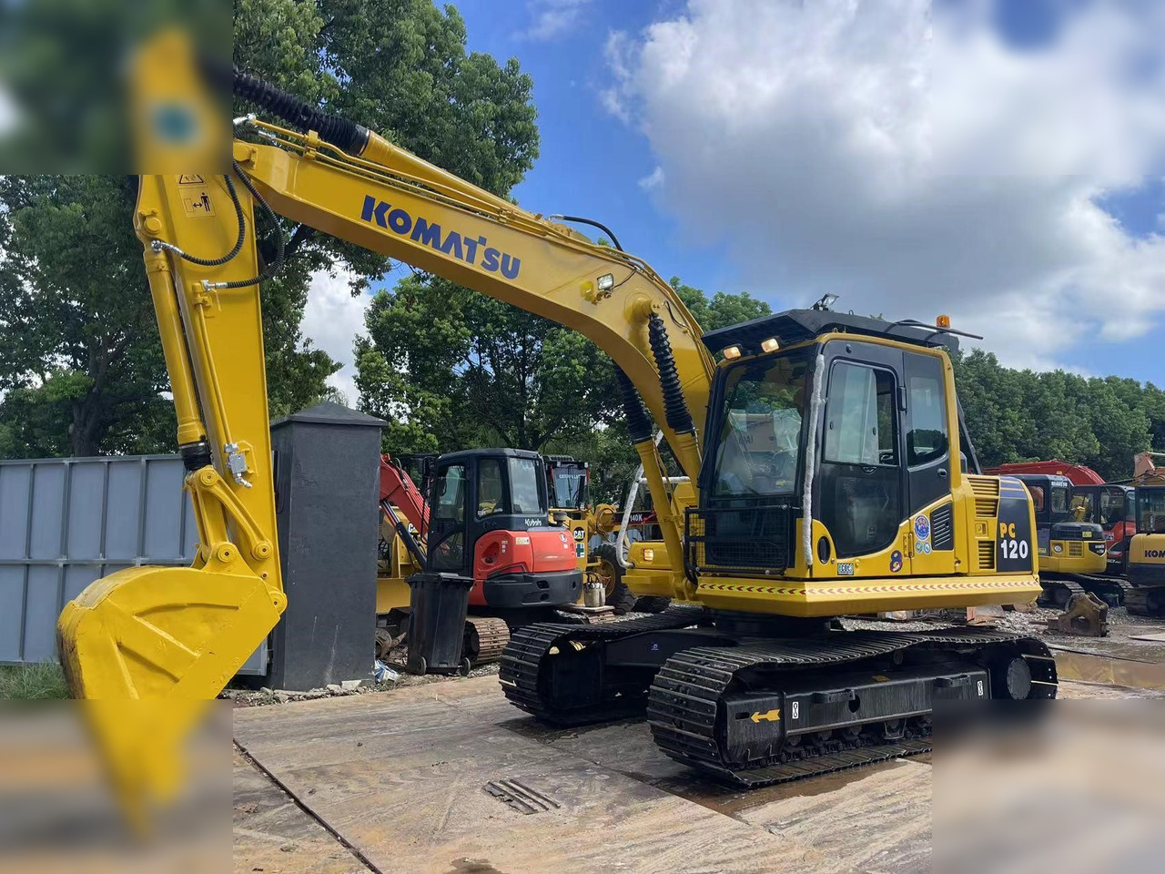 KOMATSU PC120-8 - Crawler excavator: picture 2 KOMATSU PC120-8 - Crawler excavator: picture 2