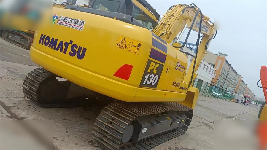 KOMATSU PC130-7 - Crawler excavator: picture 5 KOMATSU PC130-7 - Crawler excavator: picture 5