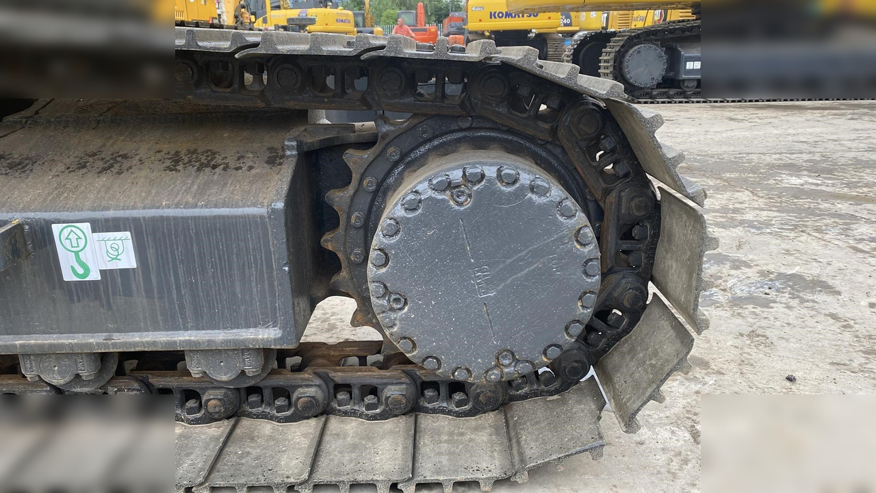KOMATSU PC220-8 - Crawler excavator: picture 5 KOMATSU PC220-8 - Crawler excavator: picture 5