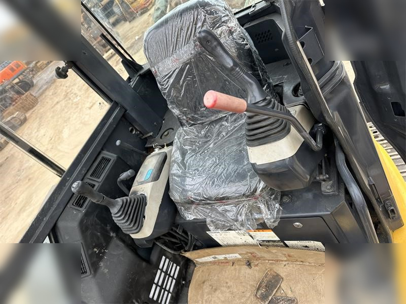 Mini excavator KOMATSU PC50MR-2: picture 6