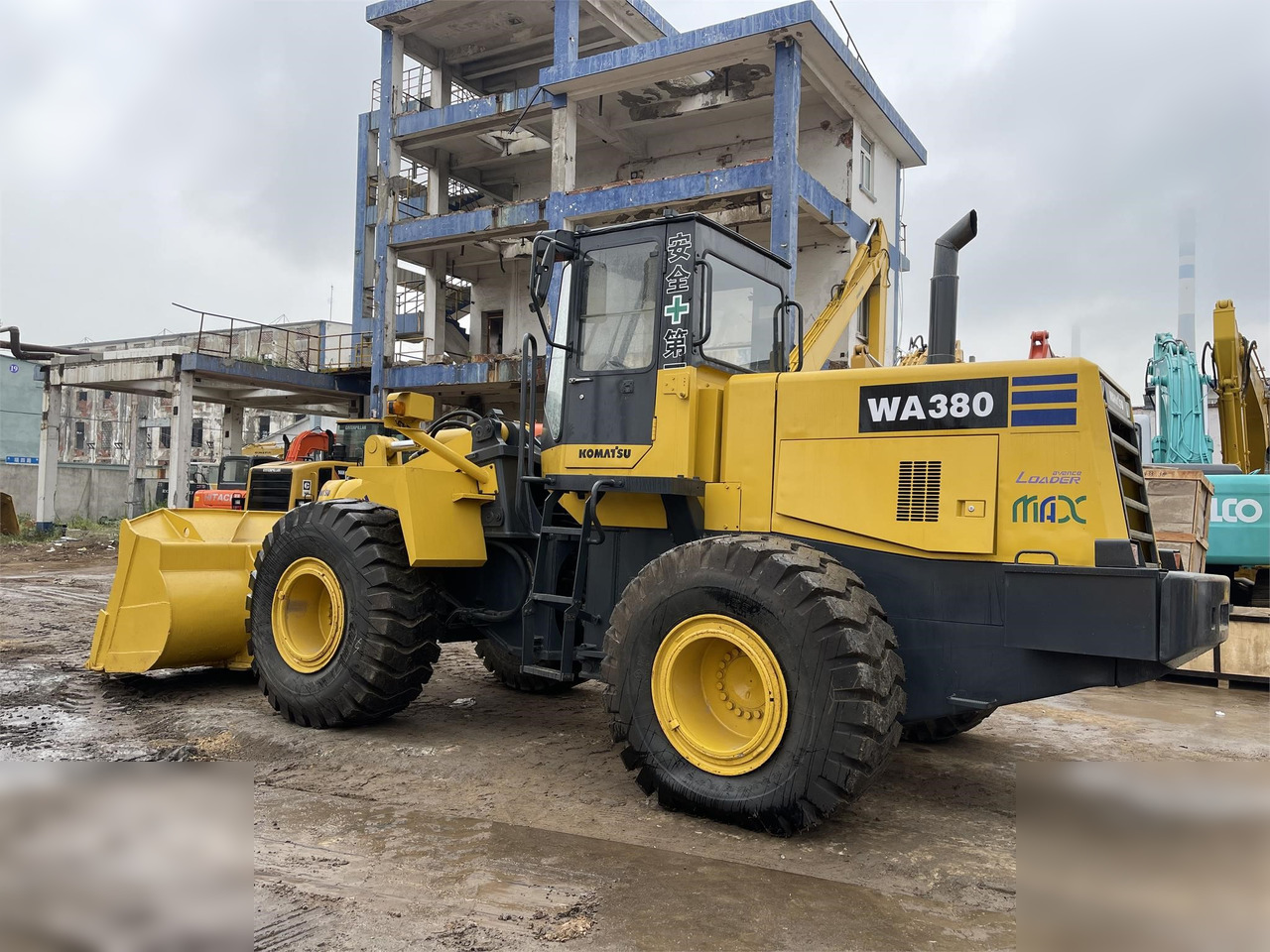 KOMATSU WA380-3 - Wheel loader: picture 3 KOMATSU WA380-3 - Wheel loader: picture 3