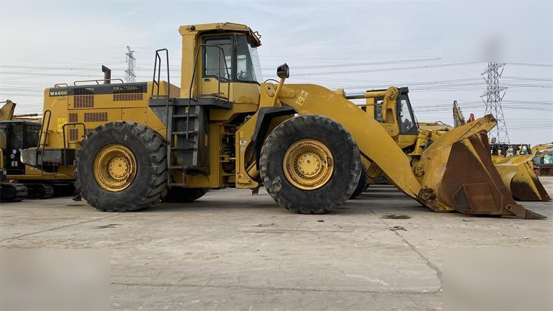 KOMATSU WA600-3 - Wheel loader: picture 1 KOMATSU WA600-3 - Wheel loader: picture 1