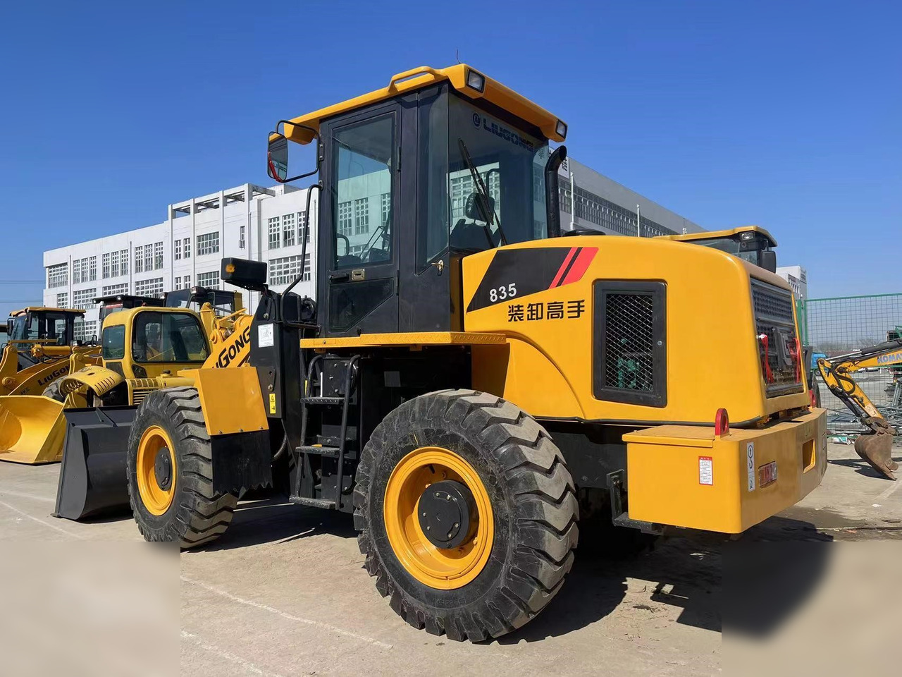 LIUGONG 835 - Wheel loader: picture 4 LIUGONG 835 - Wheel loader: picture 4