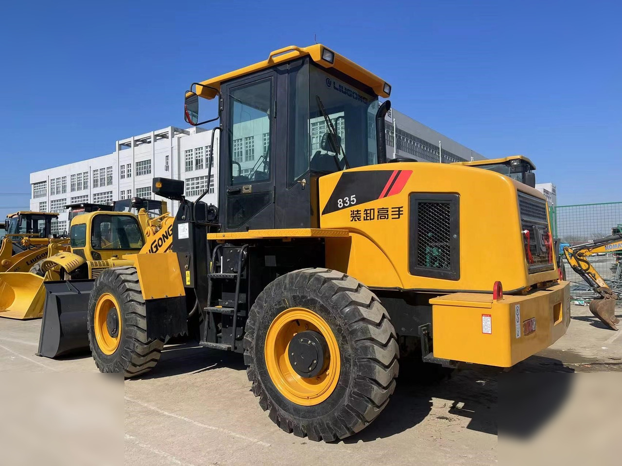 LIUGONG CLG835H - Wheel loader: picture 3 LIUGONG CLG835H - Wheel loader: picture 3
