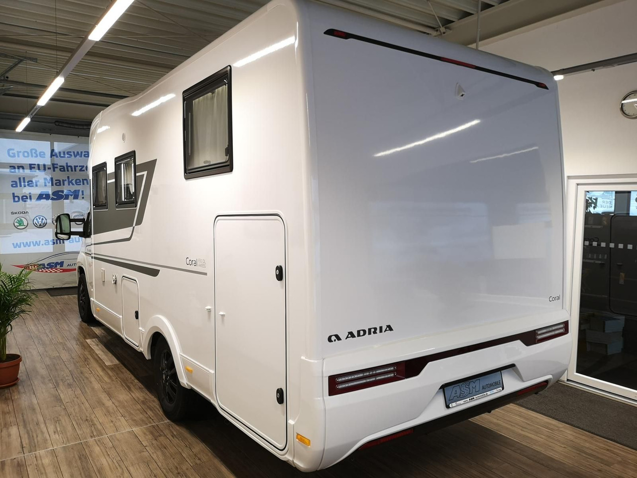 Adria Coral ALL-IN 650 DL*SOLAR*MARKISE*NAVI*SOFORT* - Semi-integrated motorhome: picture 5 Adria Coral ALL-IN 650 DL*SOLAR*MARKISE*NAVI*SOFORT* - Semi-integrated motorhome: picture 5