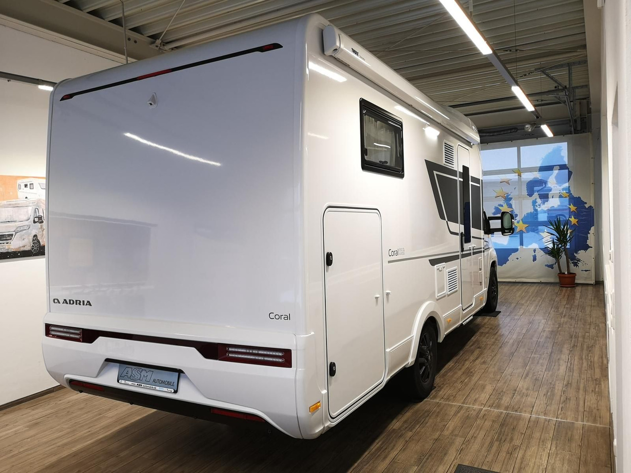 Adria Coral ALL-IN 650 DL*SOLAR*MARKISE*NAVI*SOFORT* - Semi-integrated motorhome: picture 4 Adria Coral ALL-IN 650 DL*SOLAR*MARKISE*NAVI*SOFORT* - Semi-integrated motorhome: picture 4