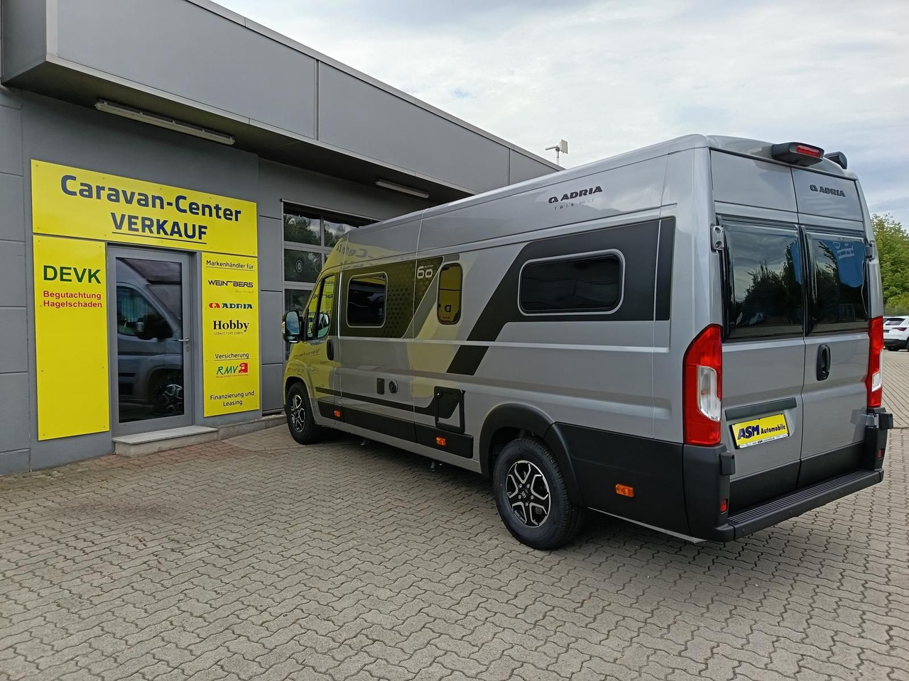 Adria Twin "60Y" 640 SLB 4,25MAXI*JUBILEE*MARKISE*LED - Camper van: picture 5 Adria Twin "60Y" 640 SLB 4,25MAXI*JUBILEE*MARKISE*LED - Camper van: picture 5