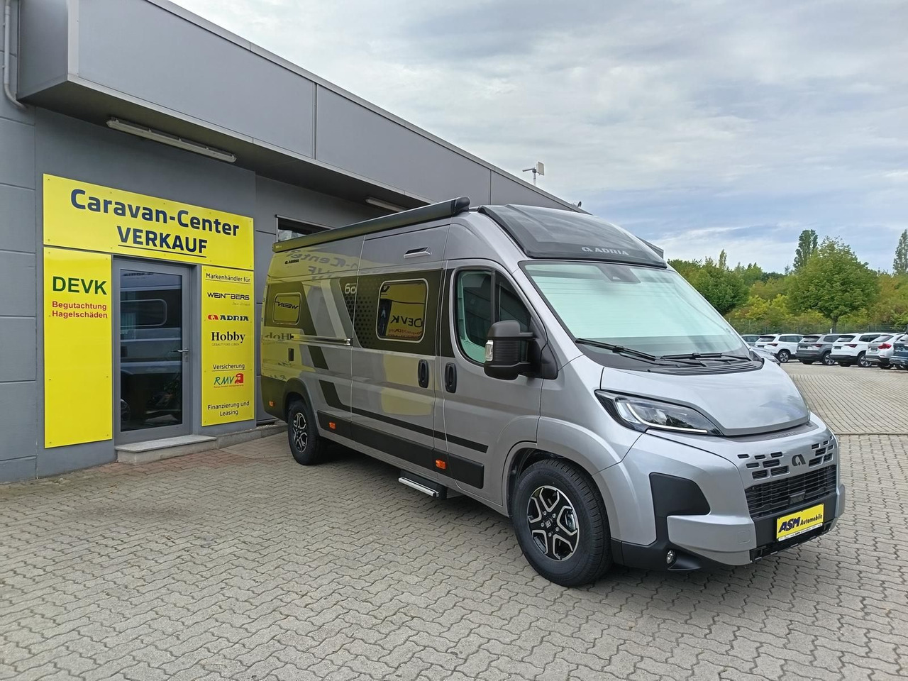 Adria Twin "60Y" 640 SLB 4,25MAXI*JUBILEE*MARKISE*LED - Camper van: picture 2 Adria Twin "60Y" 640 SLB 4,25MAXI*JUBILEE*MARKISE*LED - Camper van: picture 2