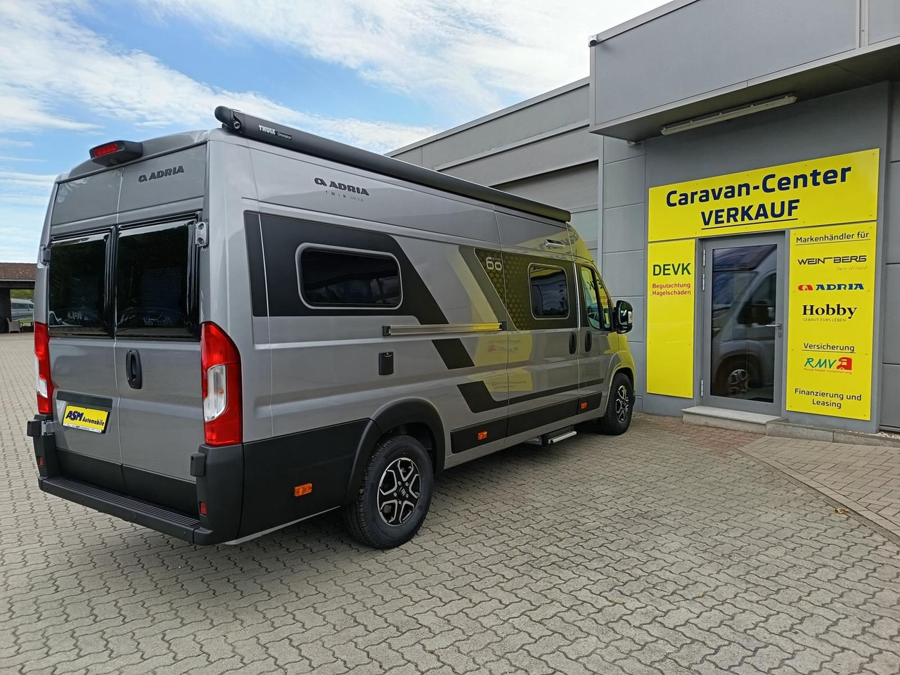 Adria Twin "60Y" 640 SLB 4,25MAXI*JUBILEE*MARKISE*LED - Camper van: picture 4 Adria Twin "60Y" 640 SLB 4,25MAXI*JUBILEE*MARKISE*LED - Camper van: picture 4