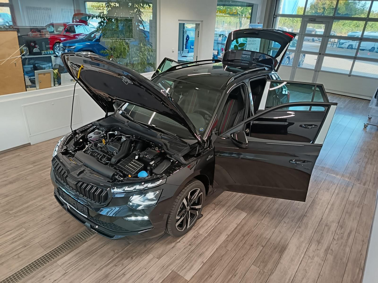 Skoda Kamiq Monte Carlo 1,5 TSI DSG*AHK*PANO*LED*ACC* - SUV: picture 2 Skoda Kamiq Monte Carlo 1,5 TSI DSG*AHK*PANO*LED*ACC* - SUV: picture 2