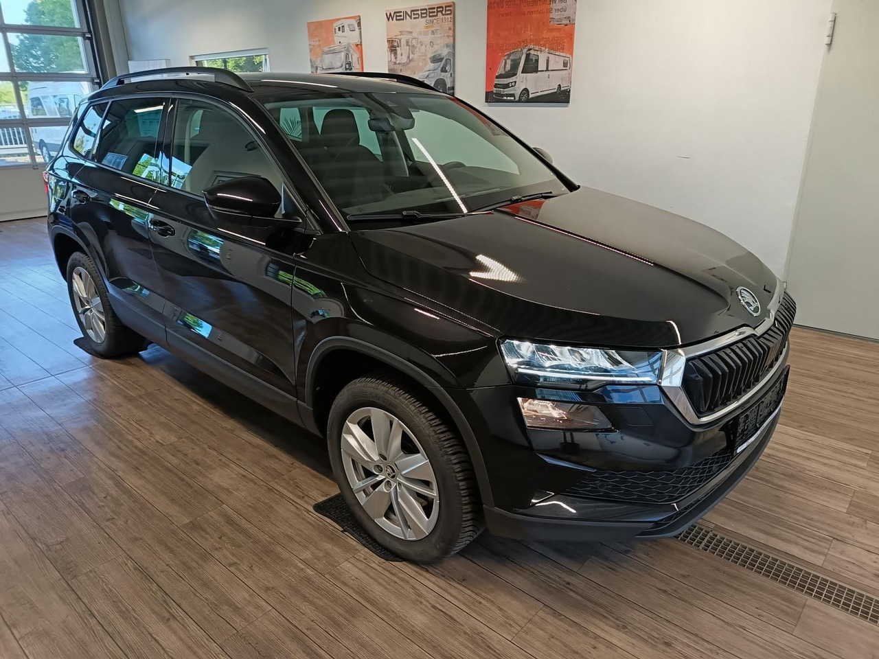 Skoda Karoq Selection 1,5TSI*NAVI*AHK-VORBER*LED*R-KAM - SUV: picture 3 Skoda Karoq Selection 1,5TSI*NAVI*AHK-VORBER*LED*R-KAM - SUV: picture 3