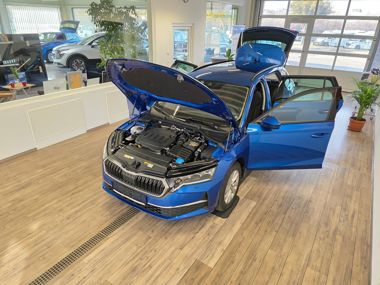 Skoda Octavia Combi Selection DSG*LED*ACC*WINTERPAKET* - Car: picture 2 Skoda Octavia Combi Selection DSG*LED*ACC*WINTERPAKET* - Car: picture 2