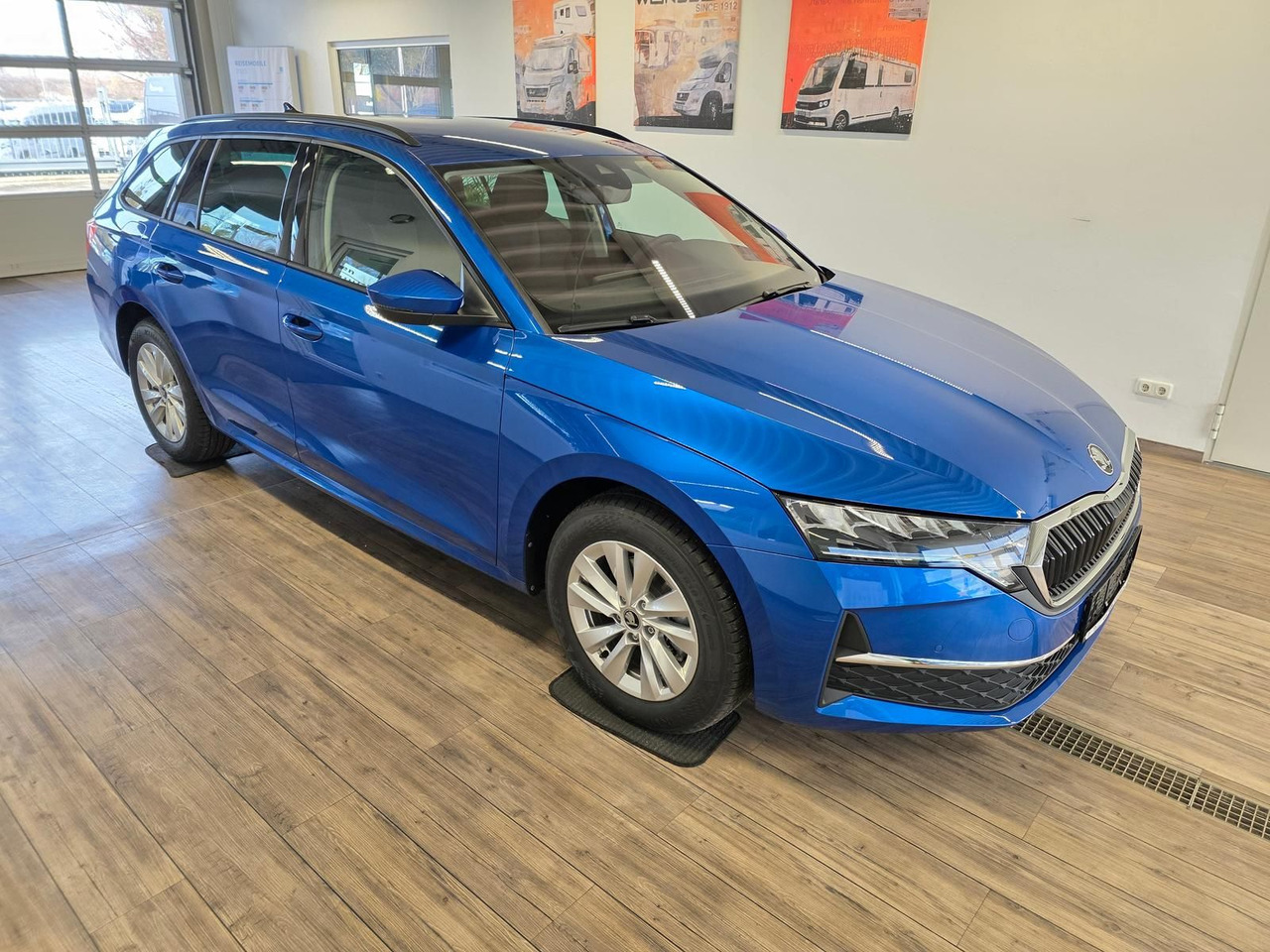 Skoda Octavia Combi Selection DSG*LED*ACC*WINTERPAKET* - Car: picture 3 Skoda Octavia Combi Selection DSG*LED*ACC*WINTERPAKET* - Car: picture 3