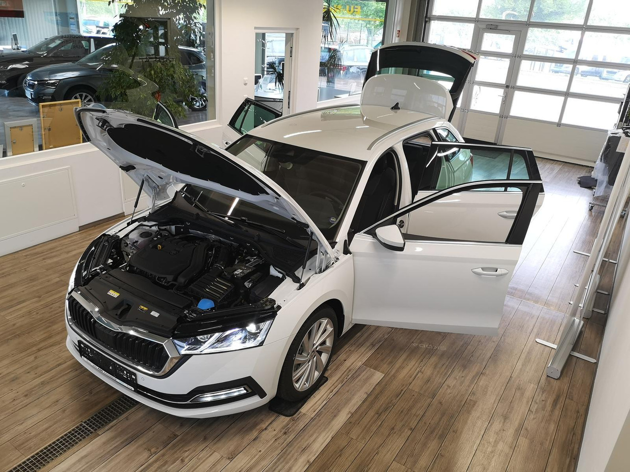 Skoda Octavia Combi Style 1,5 TSI+AHK+MATRIX LED+4xSHZ - Estate car: picture 2 Skoda Octavia Combi Style 1,5 TSI+AHK+MATRIX LED+4xSHZ - Estate car: picture 2