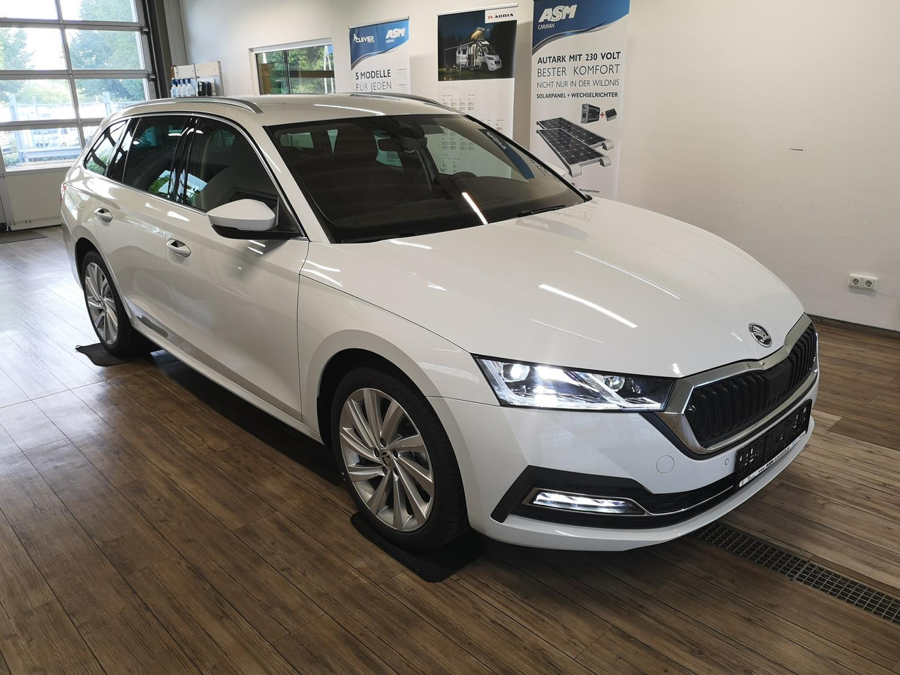 Skoda Octavia Combi Style 1,5 TSI+AHK+MATRIX LED+4xSHZ - Estate car: picture 3 Skoda Octavia Combi Style 1,5 TSI+AHK+MATRIX LED+4xSHZ - Estate car: picture 3