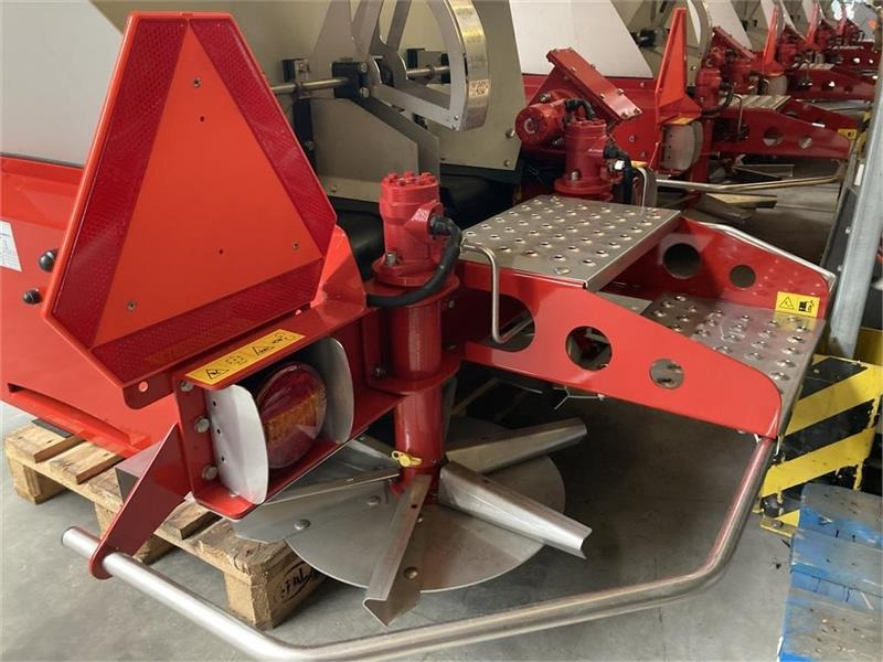 Bredal SGS 2000 Inkl. Lysanlæg, sold og rullepresenning - Sand/ Salt spreader for Municipal/ Special vehicle: picture 3 Bredal SGS 2000 Inkl. Lysanlæg, sold og rullepresenning - Sand/ Salt spreader for Municipal/ Special vehicle: picture 3